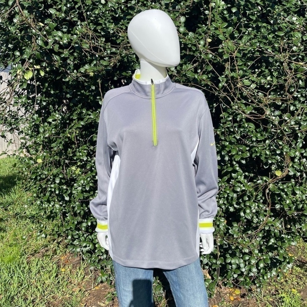 𝅺NIKE Men’s Tour Performance Dri-Fit LongSleeve 1/4 Zip Golf Shirt